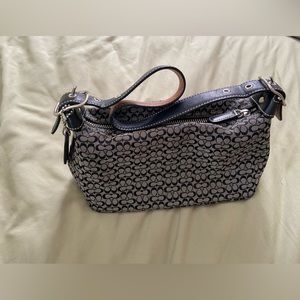 Vintage coach baguette shoulder purse